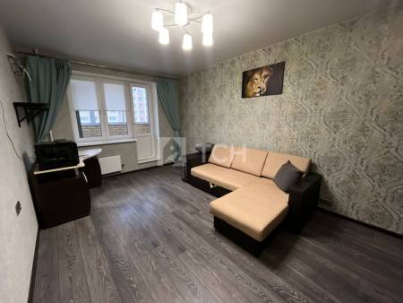 2-комн. квартира, посёлок городского типа Свердловский, Молодёжная улица, 4, #id1950647