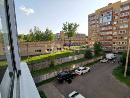 Квартира-студия, посёлок городского типа Свердловский, улица Михаила Марченко, 10, #id1946574