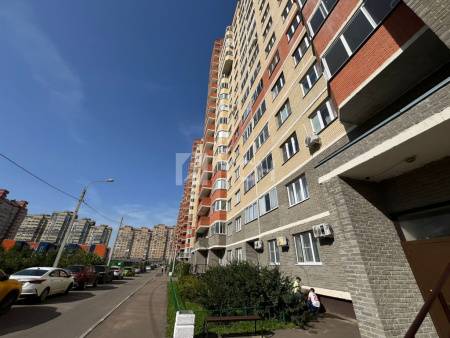 1-комн. квартира, посёлок городского типа Свердловский, Берёзовая улица, 2, #id1759988