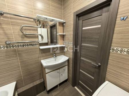 2-комн. квартира, посёлок городского типа Биокомбината, 17Б, #id1876339