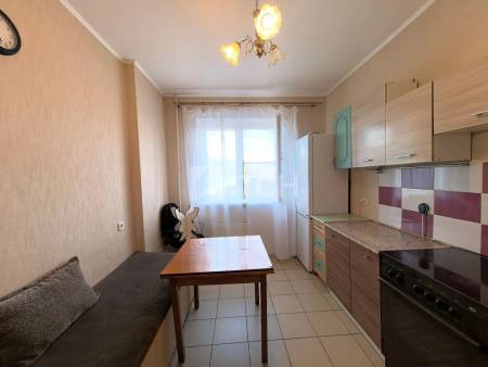 2-комн. квартира, посёлок городского типа Свердловский, Берёзовая улица, 2, #id2283390