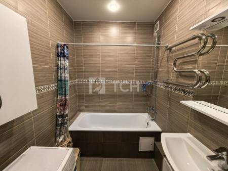 2-комн. квартира, посёлок городского типа Биокомбината, 17Б, #id1876339