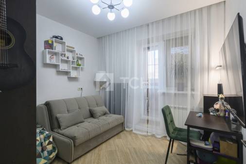 1-комн. квартира, посёлок городского типа Свердловский, улица Строителей, 12, #id1924723