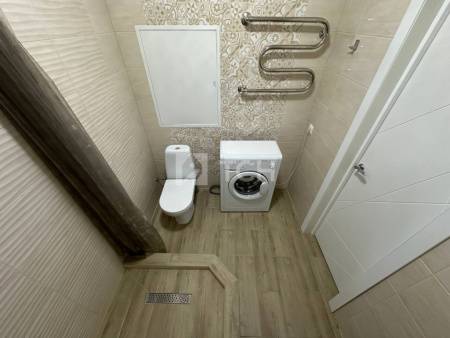 1-комн. квартира, посёлок городского типа Свердловский, улица Алексея Короткова, 1, #id1757233