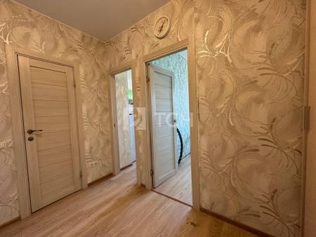 1-комн. квартира, посёлок городского типа Свердловский, улица Строителей, 9, #id1787844