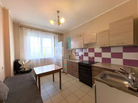 2-комн. квартира, посёлок городского типа Свердловский, Берёзовая улица, 2, #id2283390