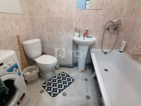 1-комн. квартира, посёлок городского типа Свердловский, улица Строителей, 9, #id1907626