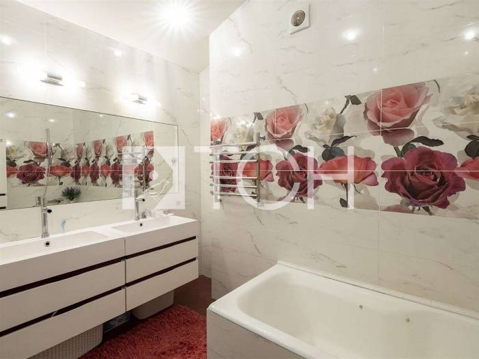 4-комн. квартира, Лесные Поляны, мкр Полянка, 162 #id282687