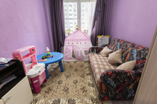 2-комн. квартира, посёлок городского типа Свердловский, Заречная улица, 10, #id1503786