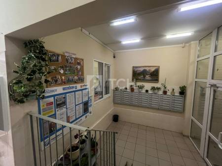 1-комн. квартира, посёлок городского типа Свердловский, улица Строителей, 8, #id1858290