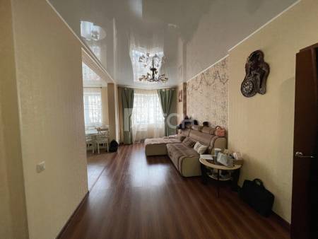 2-комн. квартира, посёлок городского типа Свердловский, Молодёжная улица, 1, #id1392191