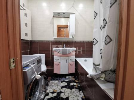 Квартира-студия, посёлок городского типа Свердловский, улица Михаила Марченко, 10, #id1946574